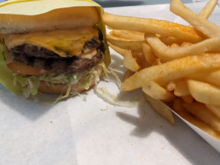 Omega Burgers Lakewood