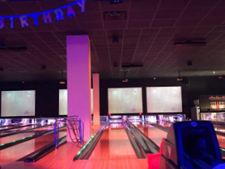 Strike 10 Bowling