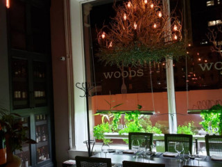 Woods Restaurant & Bar