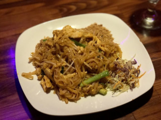Mae Phim Lakewood Thai Restaurant