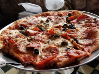 Big Louie's Pizzeria/Italian Restaurant