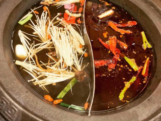 Chun La Hao Chong Qing Hot Pot Chún Là Hào Chóng Qìng Lǎo Huǒ Guō