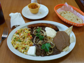 Fernanda's Salvadorian Food
