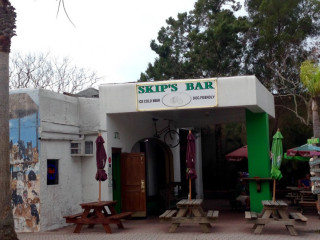 Skip's Bar Grill