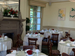 The Huntington's Rose Garden Tea Room