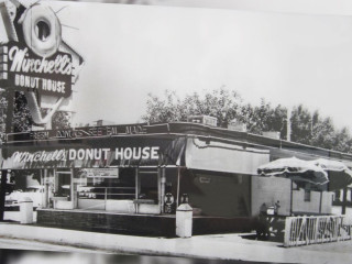 Winchell’s Donuts