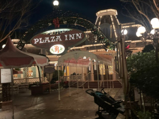 Main Street Plaza Popcorn Cart