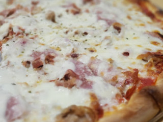 Pellerito's Pizza