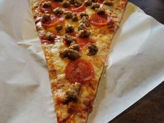 Manhattan Giant Pizza