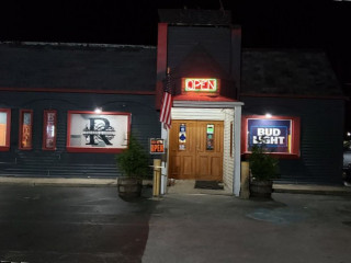 Reyna's Tavern Grill