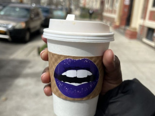 Lips Cafe
