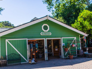 Linn's Farm Store