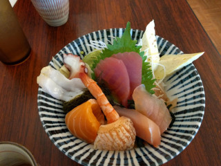 Tanuki Sushi