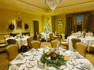 Metairie Country Club Family Dining Room