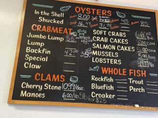 Crabknockers Seafood Market