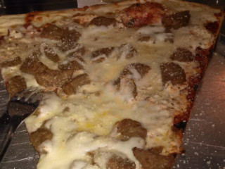 Momo's Pizza Tennessee Street