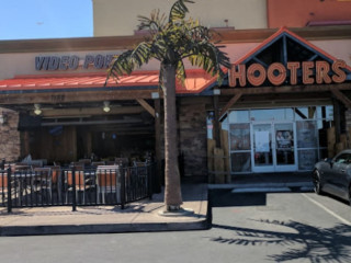 Hooters Of Spring Valley
