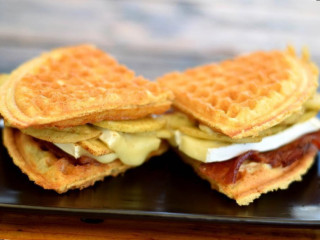 Smaaken Waffle Sandwiches