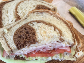 Oliver's Deli