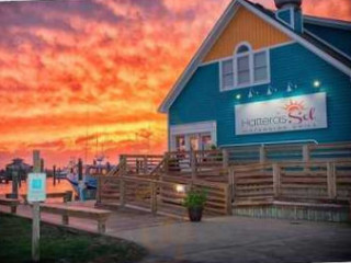 Hatteras Sol Waterside Grill