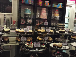 Lilly Magilly's Cupcakery