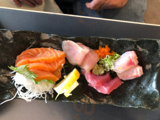 Tsunami Resturant And Sushi