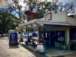 Rustic Bbq/the Commons Farm Kitchen