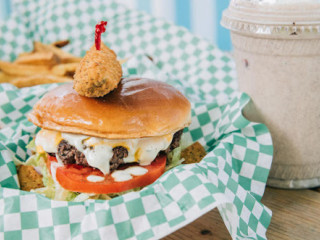 Pickle's Burger And Shake