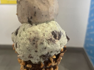 Emack Bolio's Ice Cream: Midtown