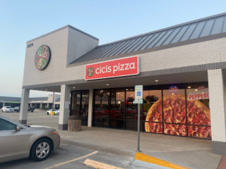 Cicis Pizza