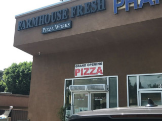 Farmhouse Fresh Pizza