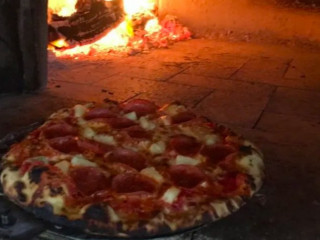 Murray’s Fire Engine Pizza