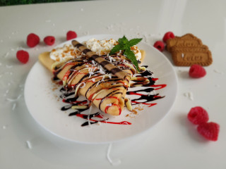 Dali Crepes Catering Cafe