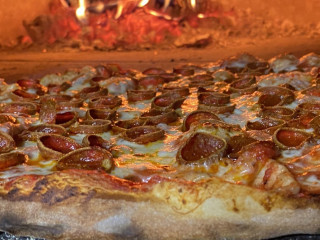 North Tonawanda-pizza Amore “the Wood Fire Way”
