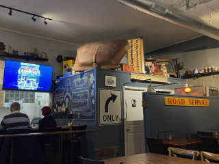 Denver's Garage Pizza And Brews