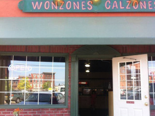 Wonzones Calzones