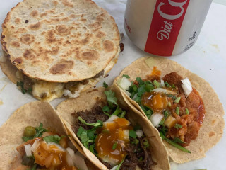 Mama Tita’s Mexican Tacos