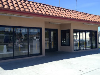 A&t Burgers #2 9401 Avalon Blvd (94th) Los Angeles Ca 90003