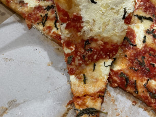 E 's Pizza A Taste Of New York