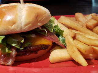 Red Robin Gourmet Burgers And Brews