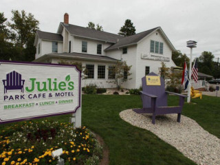 Julie's Park Cafe