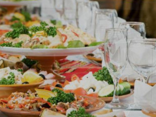 Dee's Catering Service Inc