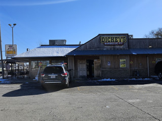 Dickey's Barbecue Pit