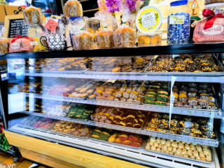 Vito's Bakery Grocery