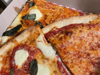 Dado's Pizza And Taproom Harlem