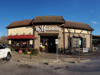 La Madeleine Country French Café