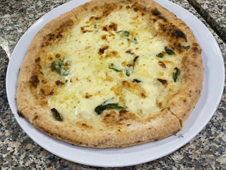 Crust Pizzeria Napoletana Herndon