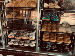 Yum Yum Donuts