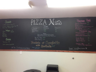 Pizza Nia's In B