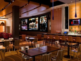 National Pastime Sports Grill Gaylord National